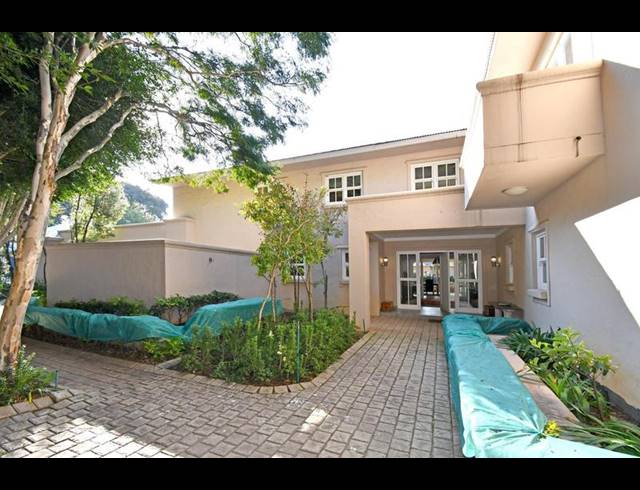 4 BEDROOM HOUSE FOR SALE IN HURLINGHAM